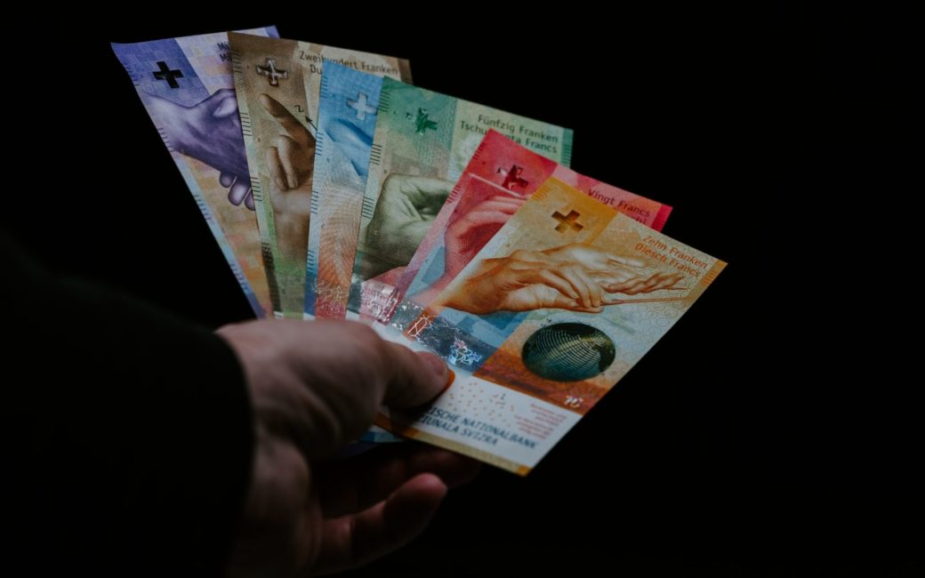Evolution du taux de change impôts frontalier suisse